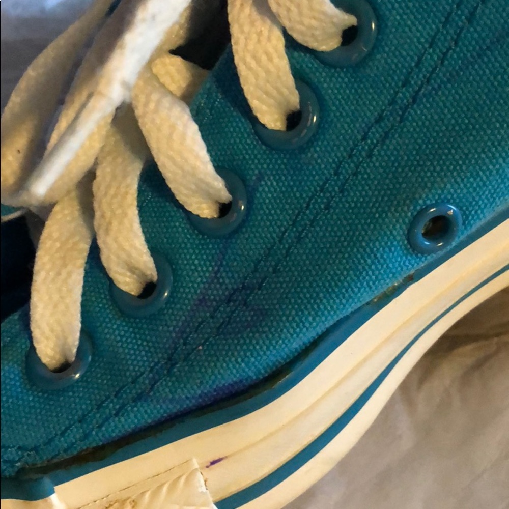 Converse - Picture 3 of 5